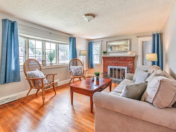 4th image of 33 Mount Pleasant Dr