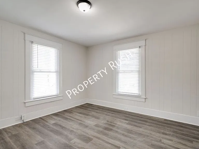 3818 Chandler Ave — Photo 9