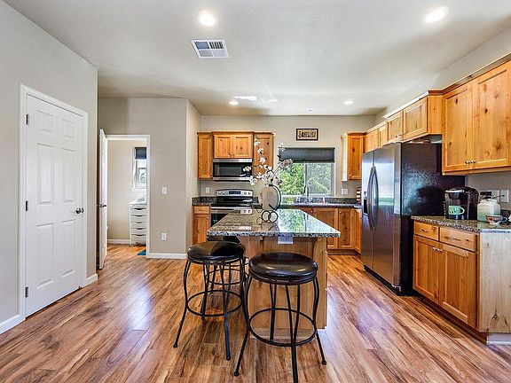 2nd image of 411 Berrydale Ave Unit 20