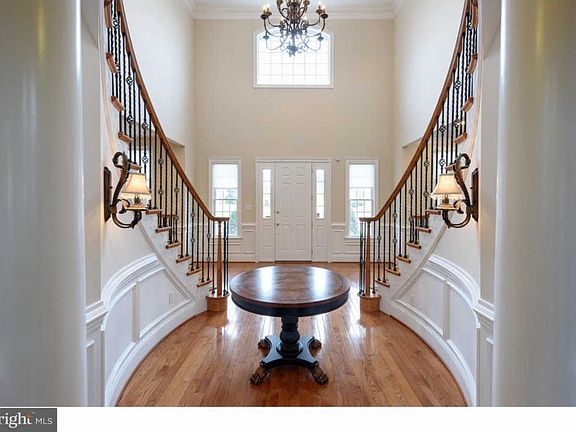 2nd image of 1487 W Stonington Dr
