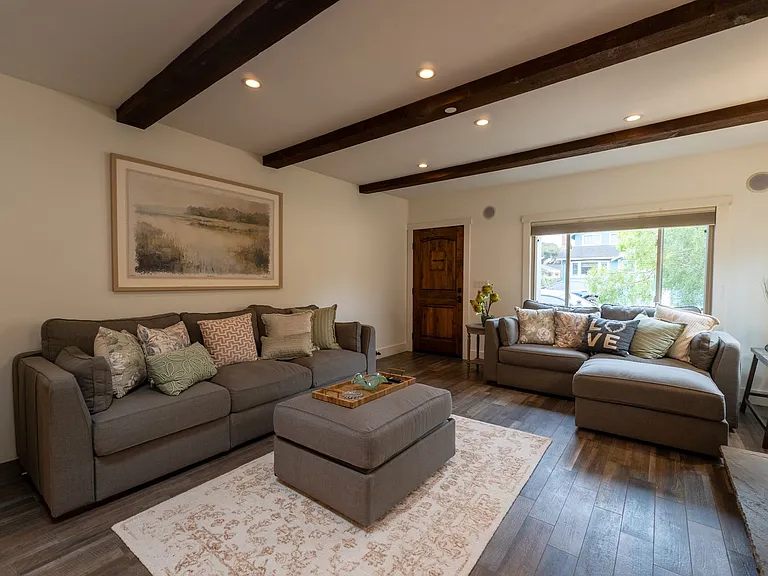 610 Forest Ave — Photo 9