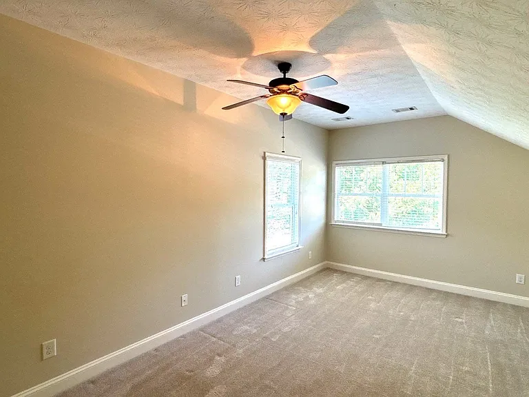 1018 Silver Lake Dr — Photo 40