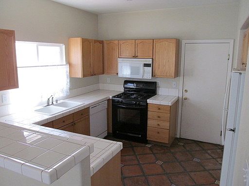 4th image of 8476 Opal Splendor Ave