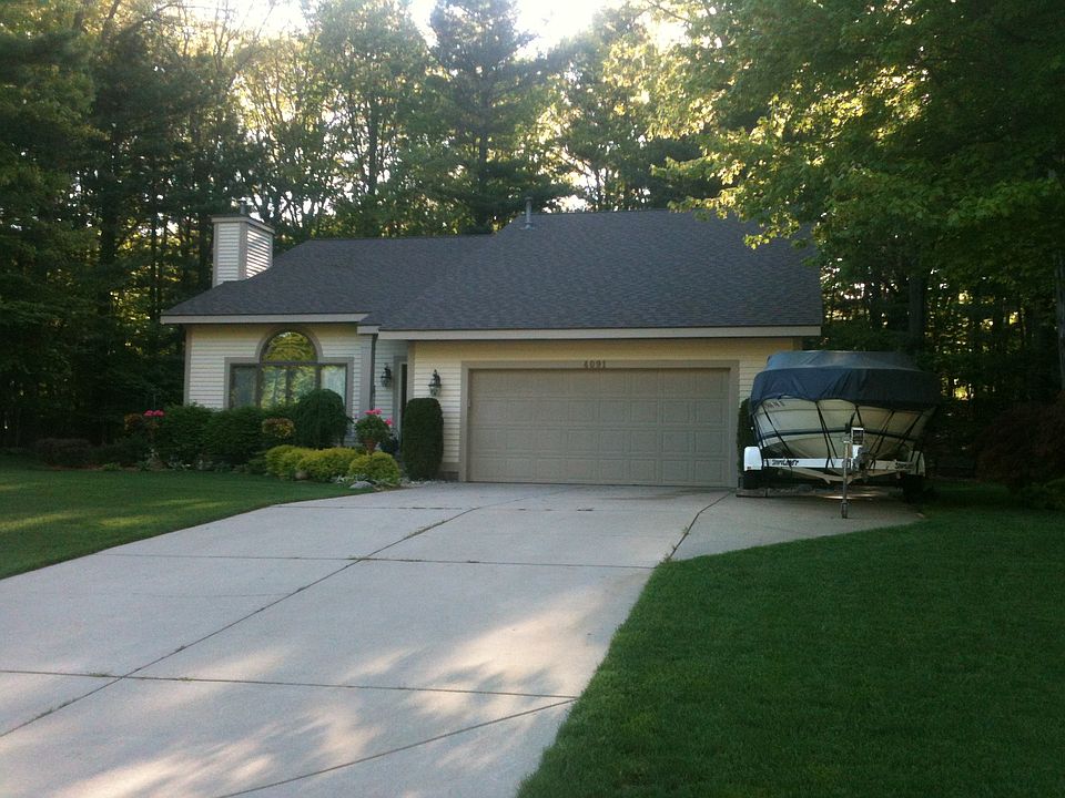 1st image of 4091 Oak Hollow Ct