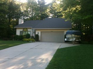 4091 Oak Hollow Ct, Muskegon, MI