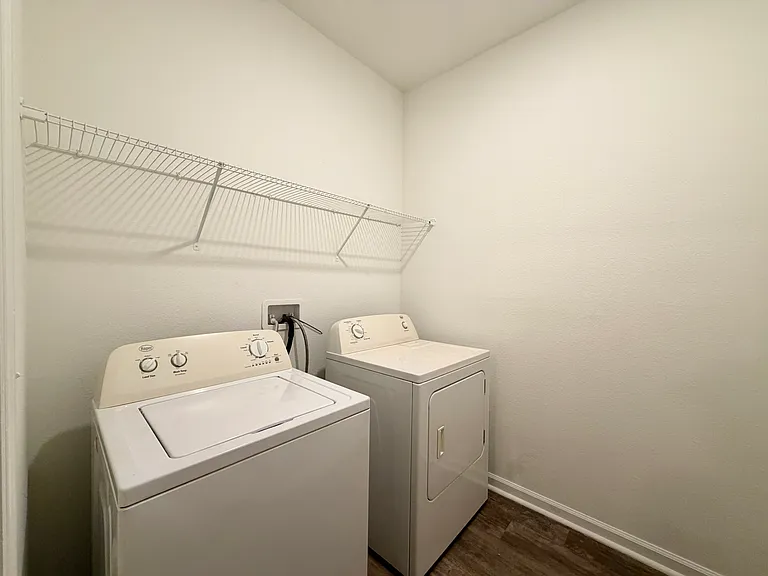 1136 Roberta Rd — Photo 25