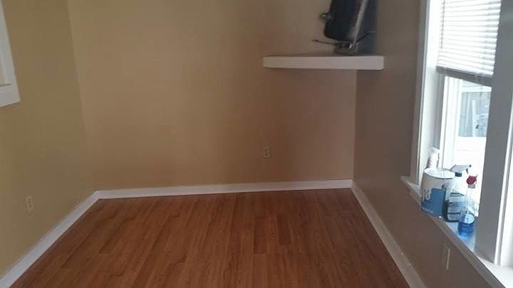 2nd image of 344 Putnam St #2