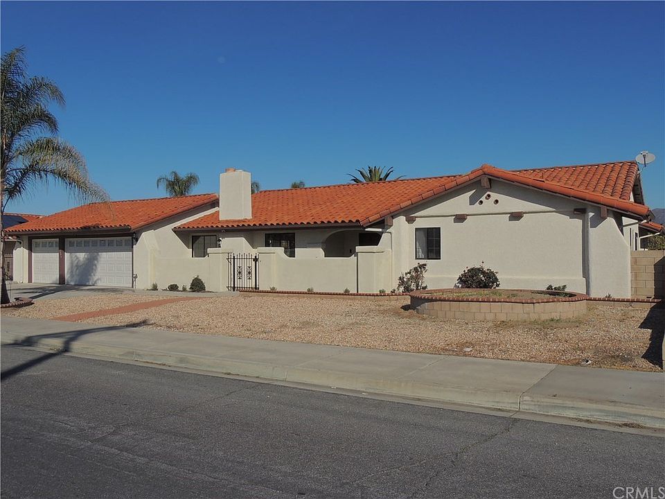1st image of 43208 Acacia Ave