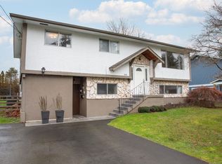 1920 Cougar Cres, Comox, BC V9M 2K5