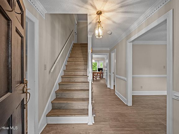 4th image of 104 Squire Drive