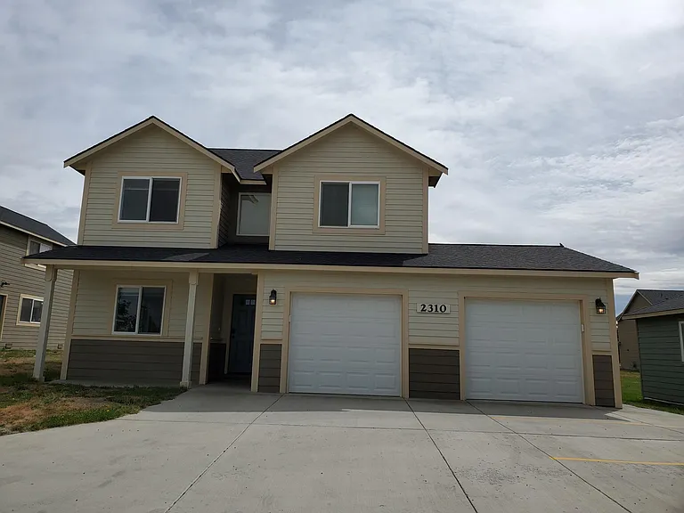 2310 N Ridgeview Ln — Photo 1