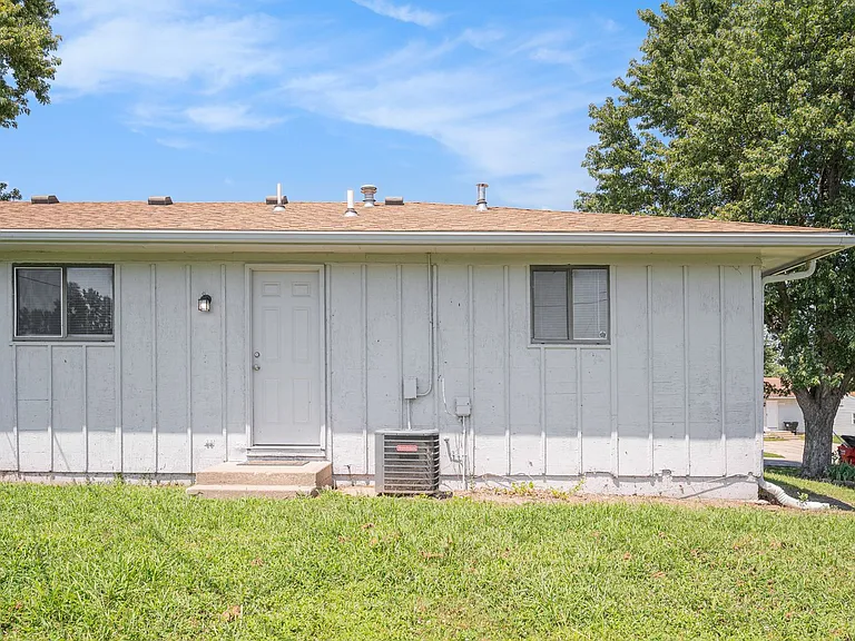 18733 E Blackhawk Trl — Photo 14