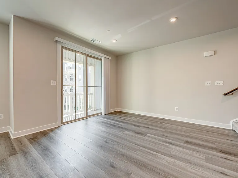 42560 Invergordon Ter — Photo 30