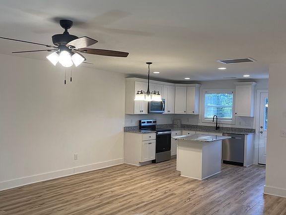 Living/Kitchen Area