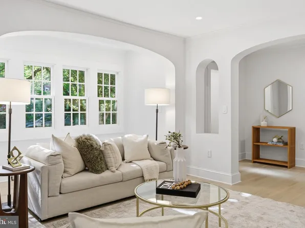 1711 Surrey Ln NW, Washington, DC 20007