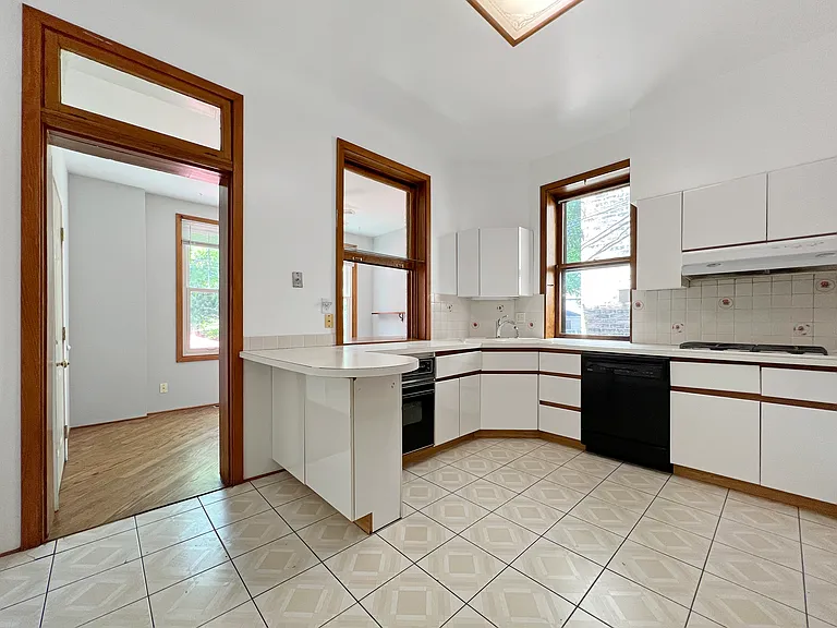 3726 N Lakewood Ave #1F — Photo 15