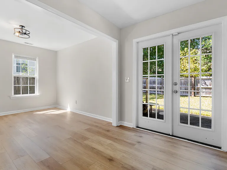 109 Summer Vale Dr — Photo 12