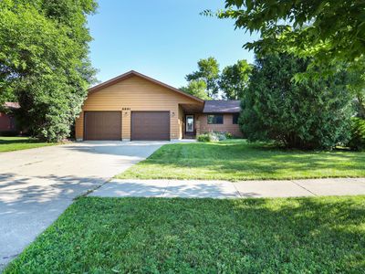 2201 26th Ave S, Fargo, ND, 58103