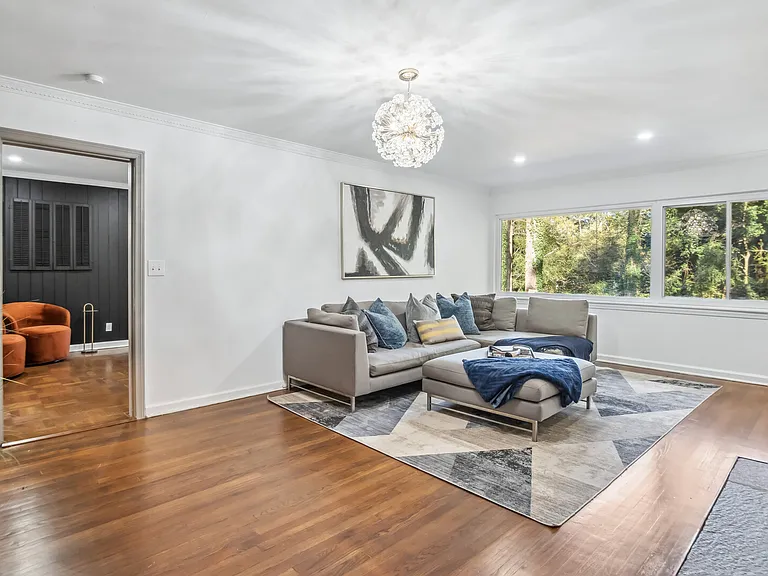 Sylvania Dr — Photo 1