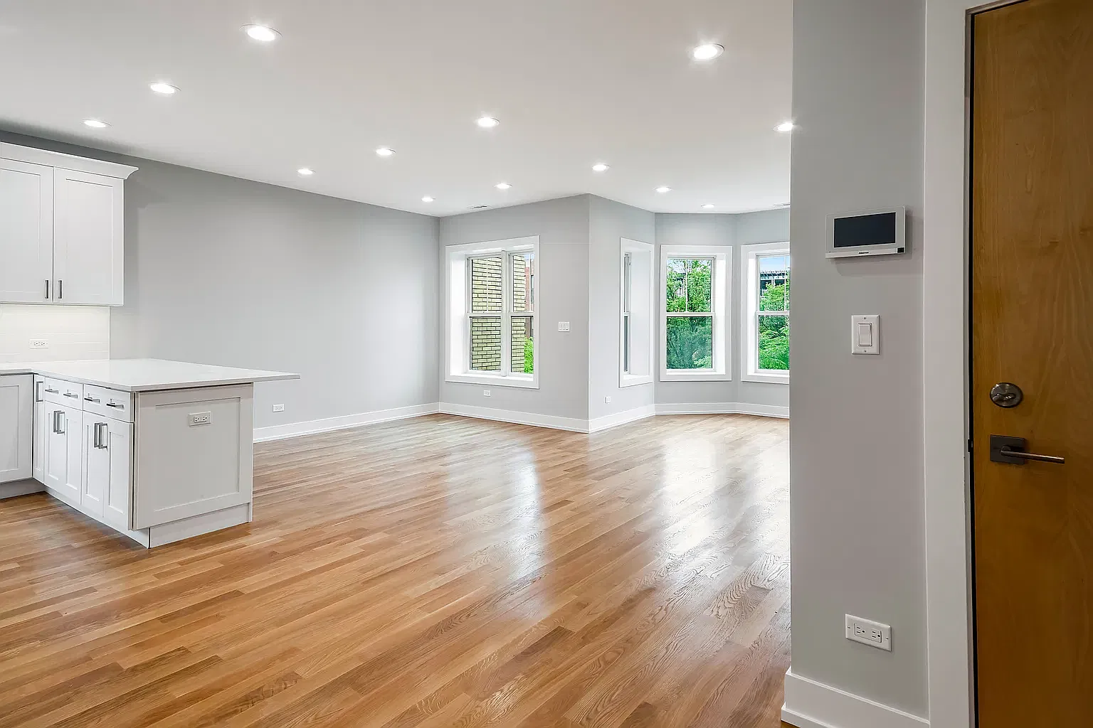 3 bed, 1480 sqft, $4,090 — Photo 2