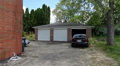 2nd image of 559 & 561 Treeside Dr
