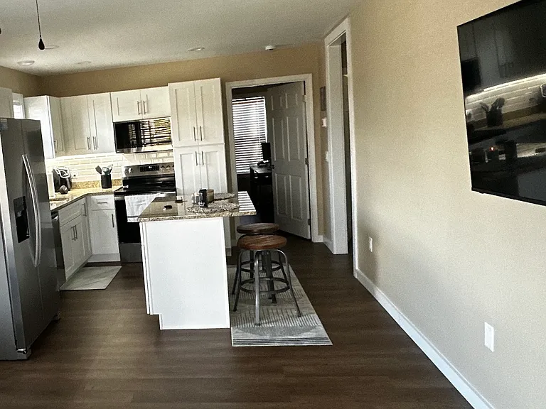 328 Dayton Ave — Photo 6