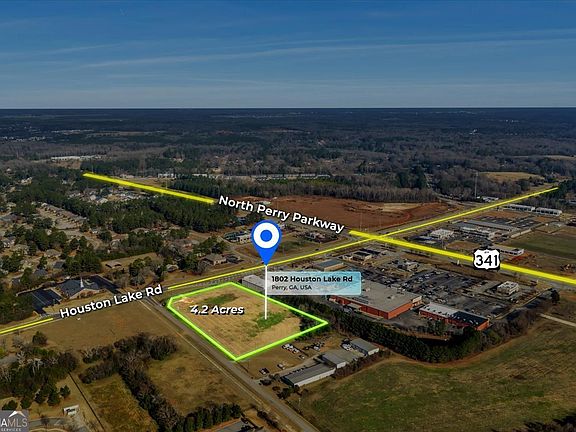 3rd image of 1802 Houston Lake Rd