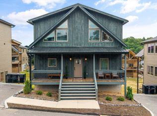411 Hatchet Way, Pigeon Forge, TN 37863