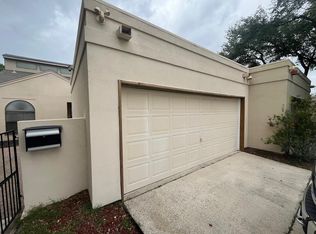 105 Santa Fe Dr, Rockport, TX 78382