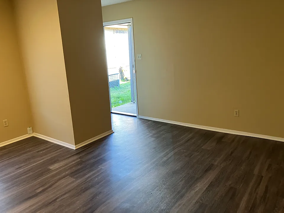 3107 NW 30th St