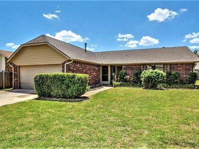 705 Out West Trl, Yukon, OK, 73099