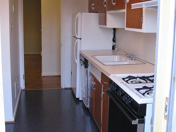 5th image of 1432 Elmwood Ave APT C