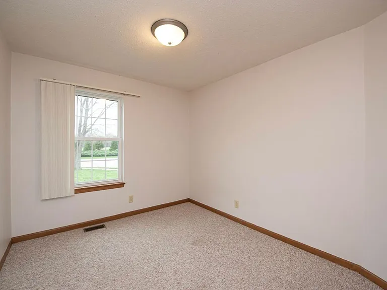 2611 Manchester St — Photo 18