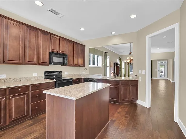 3708 Majestic Oak Dr — Photo 5