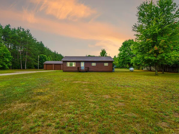 7806 W Thirteen Mile Rd, Bitely, MI 49309