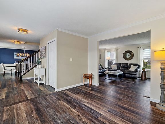 5th image of 218 Horse Shoe Dr