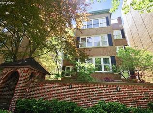 919 W Carmen Ave, Chicago, IL 60640