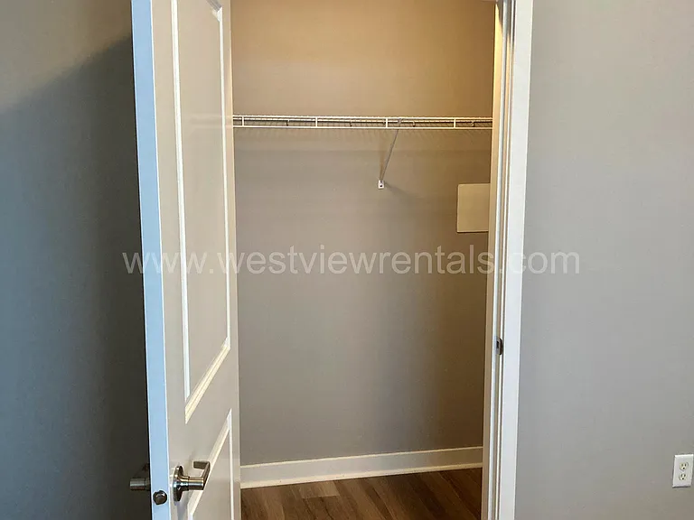 203 E Laurel St — Photo 183