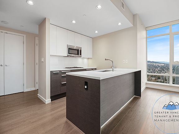 3rd image of 4485 Skyline Dr #4407
