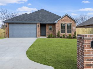 605 S Oran Ave, Cleburne, TX 76031