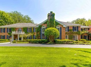 521 Hastings Rd, Lake Forest, IL 60045