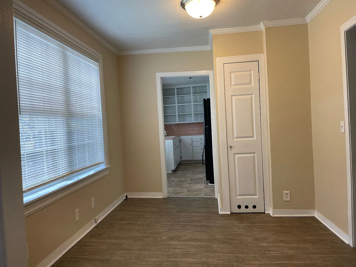 Super cute home right off of Line Avenue! — Photo 4