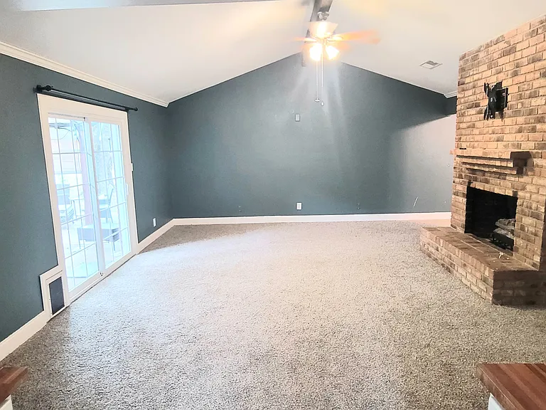 104 Auburn Dr — Photo 9