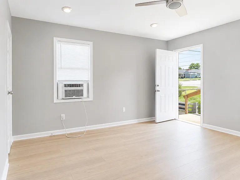 13036 Fletcher Ave #B — Photo 3
