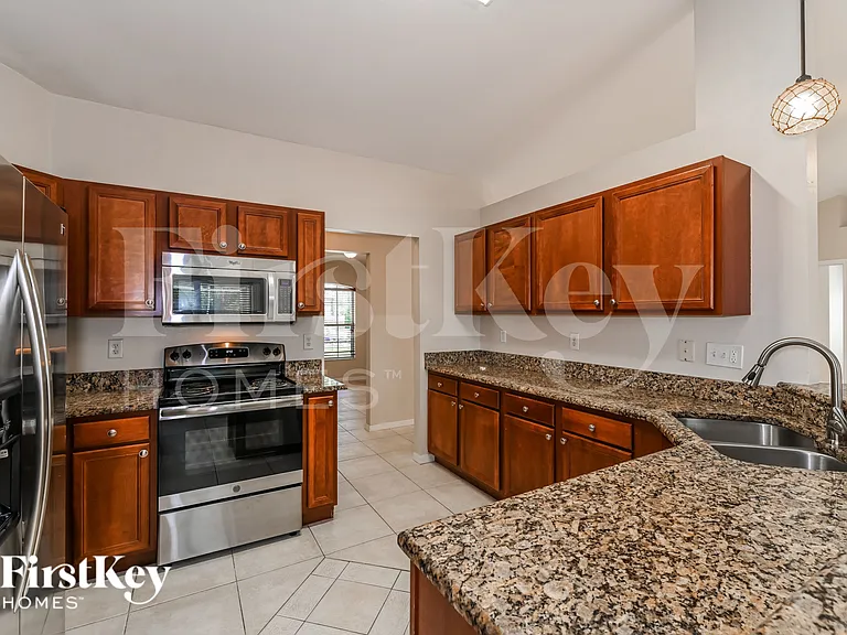 2018 SW 31st Ter — Photo 6