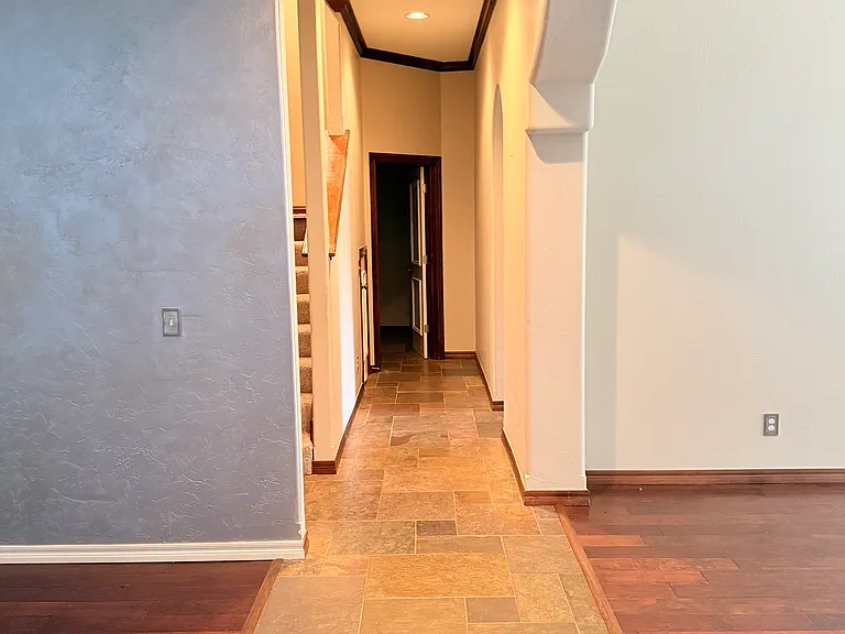130 Viewmont Dr — Photo 8
