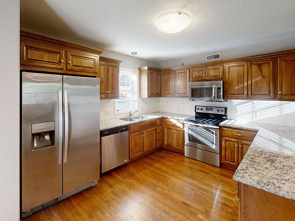 1st image of 3612 Bell St APT 2