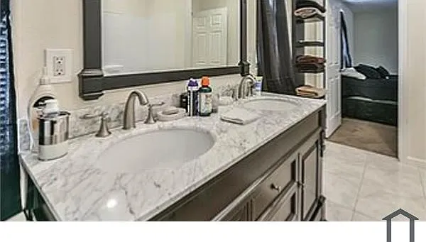 10326 Hollyglen Dr #A — Photo 5
