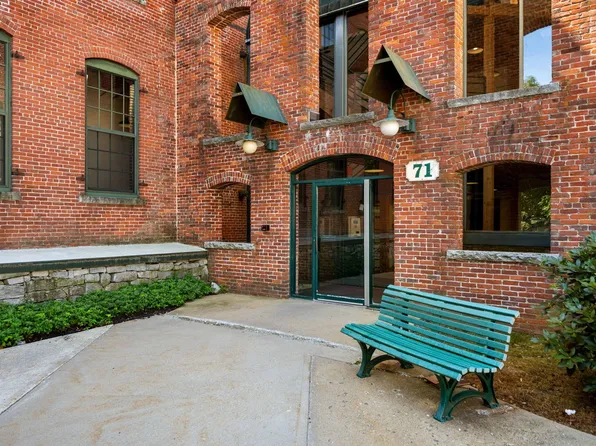 71 Princeton St APT 213, North Chelmsford, MA 01863