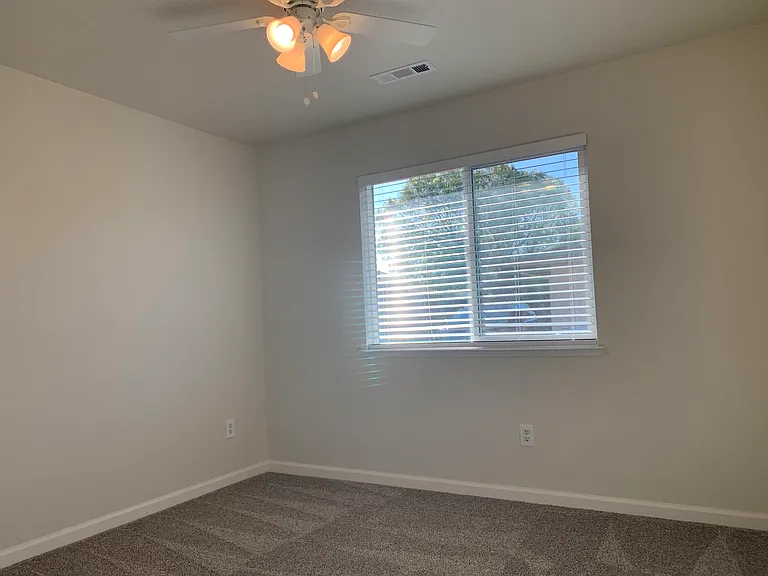 280 W Clover Rd — Photo 16